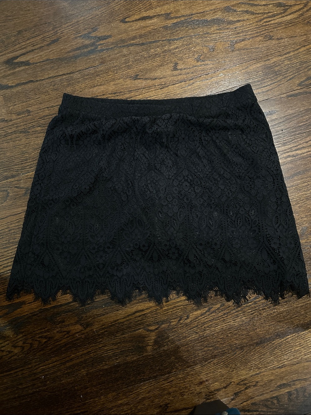 Isaac Mizrahi Black Lace Scalloped Mini Skirt